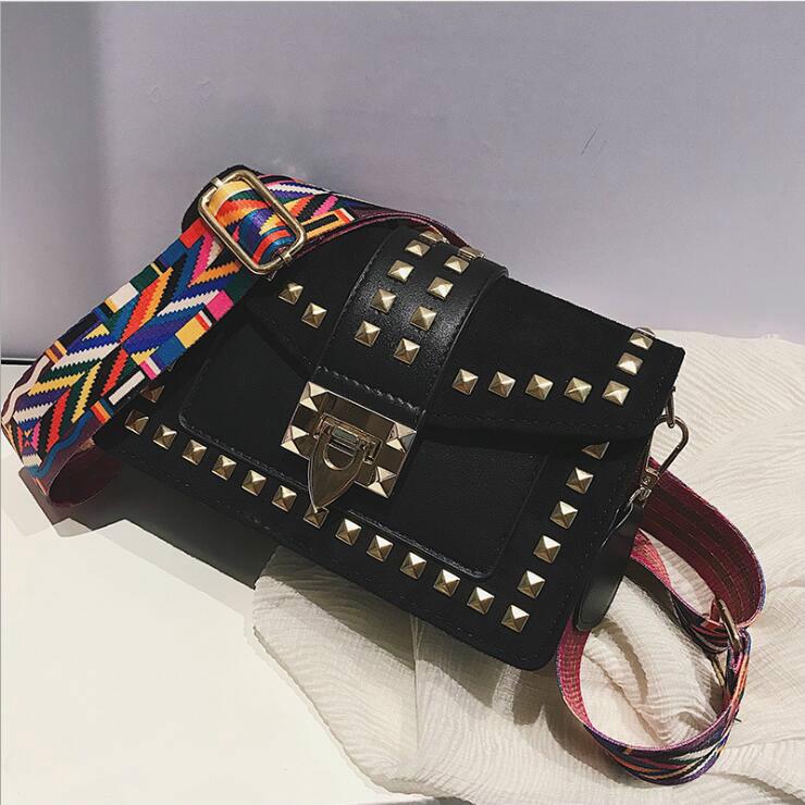 

2020 Модная широкополосная заклепочная маленькая квадратная сумка Fairy Wild сумка через плечо чёрный