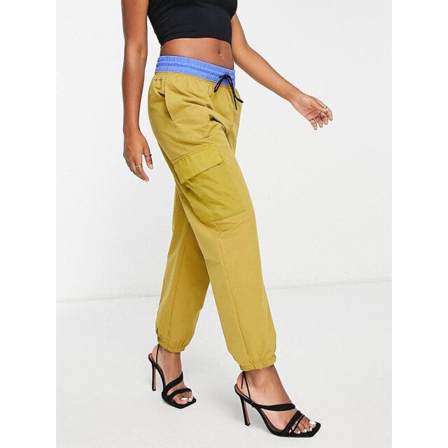 

Тканые брюки карго Nike Sports Utility бежевого и синего цвета