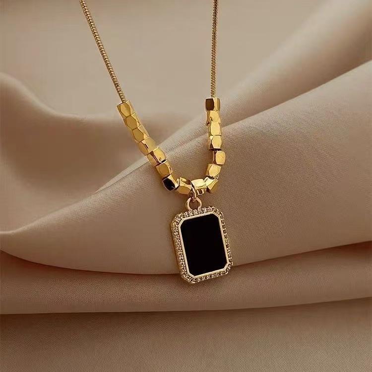 Stainless Steel Necklace , 18K Gold Women's Fashion Square Pendant Necklace, Trendy Versatile Charming Jewelry Necklace