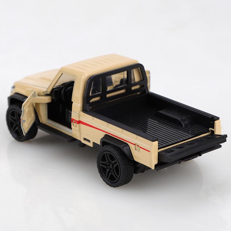 (Bagged) 1/36 Middle East version LC79 off-road pickup truck, die-cast metal, boy's toy, exquisite collectible gift.