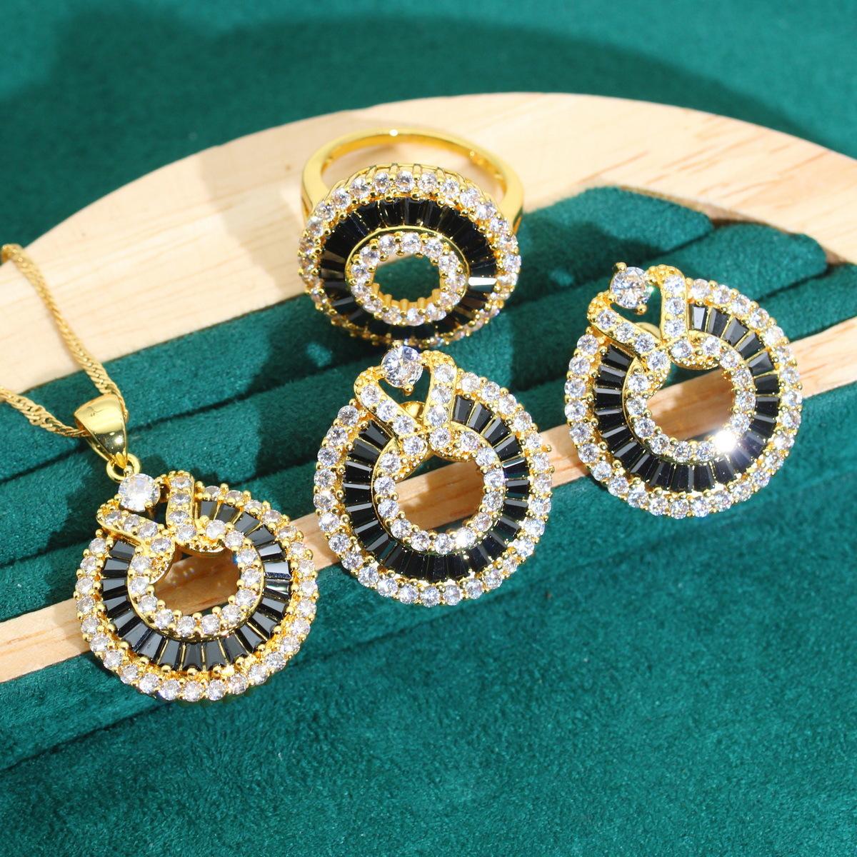 

Хип-хоп мода в Европе и Соединенных Штатах Америки ожерелье невесты из циркона серьги комплект из трех предметов высокого класса Sense of Jewelry Set 9 yards