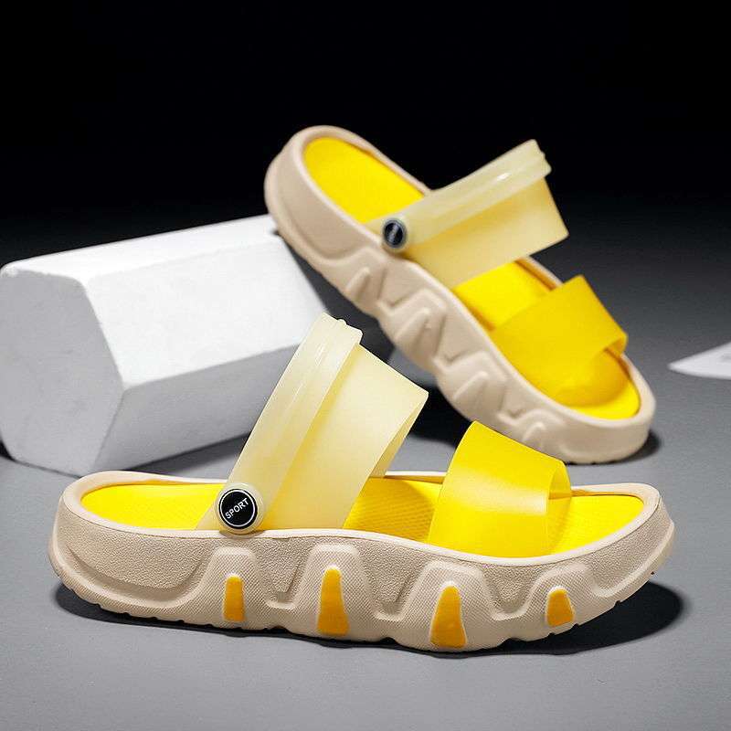 Sandals Men's Trend 2025 New One Man and One Woman Wearing Beach Shoes Non-slip Soft-soled Cool Slippers Thick-soled Slippers Summer