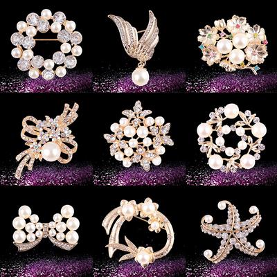 Modeschmuck Hohe Qualität Goldfarbene Broschennadeln Kristalle Imitationsperle Blume Brosche Damen Hochzeitsfeier Accessoires