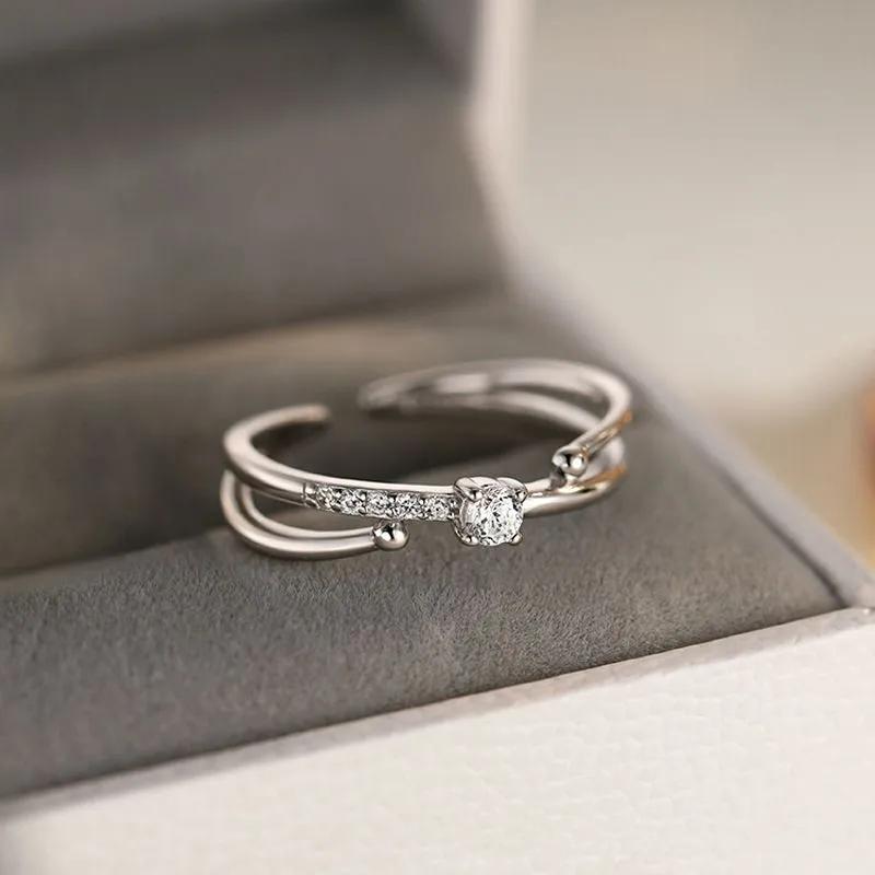 

Кольцо со сверкающим бриллиантом One Size серебряный