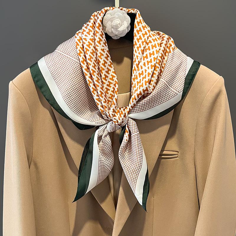 Black and White Retro Thousand Bird Grid Small Square Scarf Silk Scarf Women's Versatile Professional Matching Shirt Decoration Small Scarf Headscarf