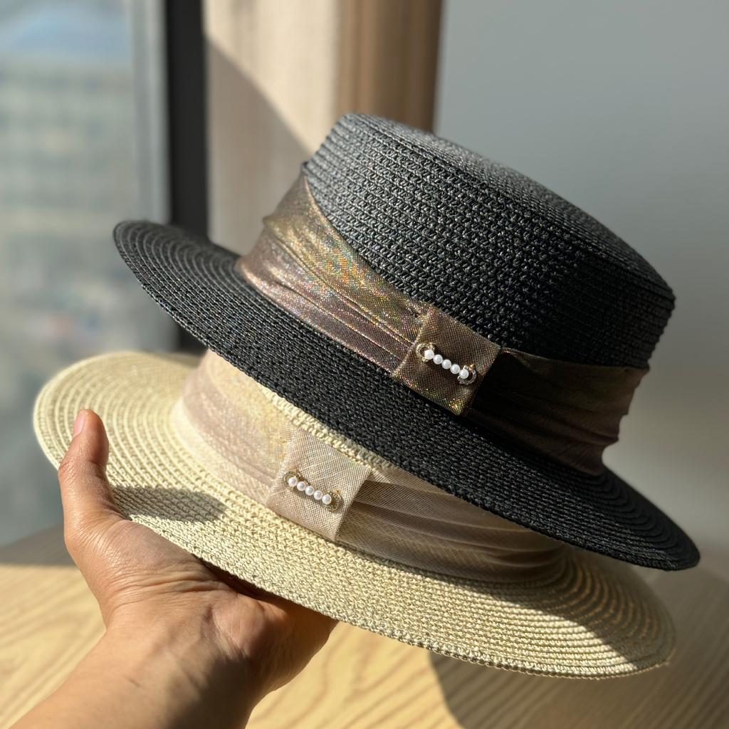 Spring and Summer French Elegant Pearl Flat-top Straw Hat for Women, British Retro Sun Hat for Seaside Vacation and Beach Sun Protection
