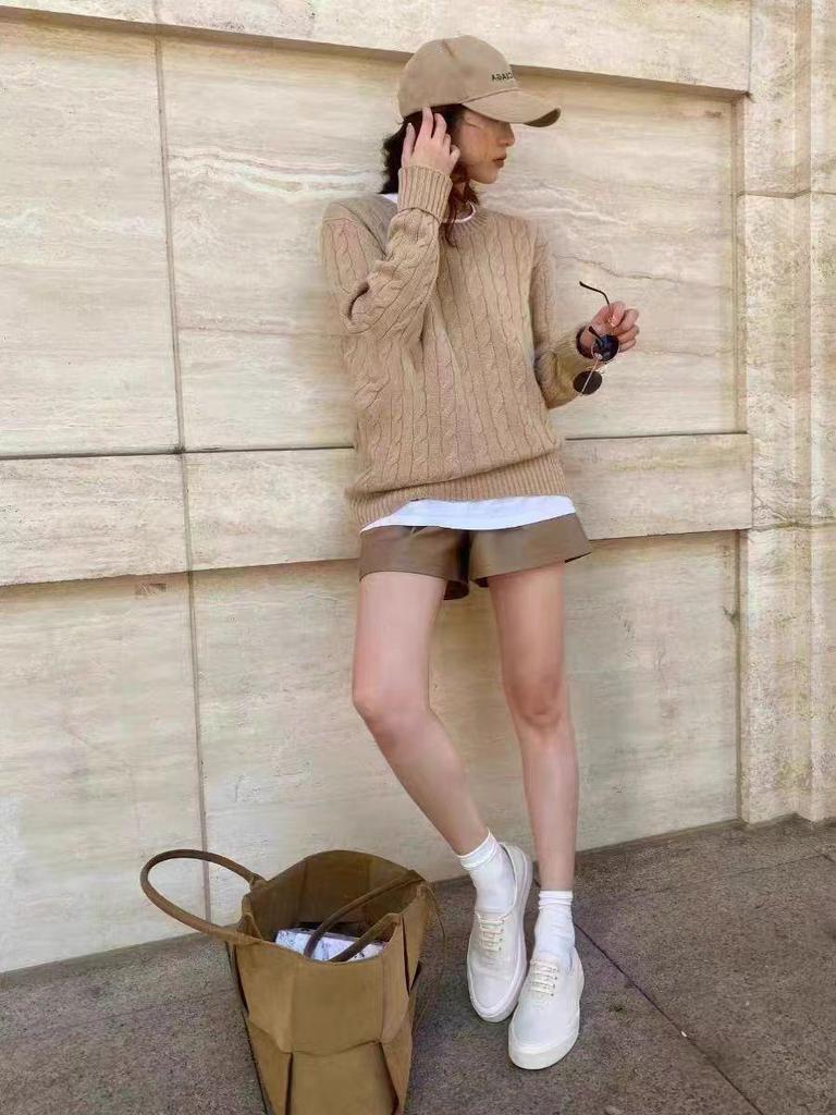 Women's Round Neck Pure Wool Cable Knit Sweater - Loose Fit, Thick Base Layer for Autumn/Winter 2026.