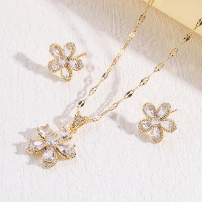 Titanstahl Fünfblättrige Blume Halskette Damen High-End Schlicht Zirkon Anhänger Ohrringe Set
