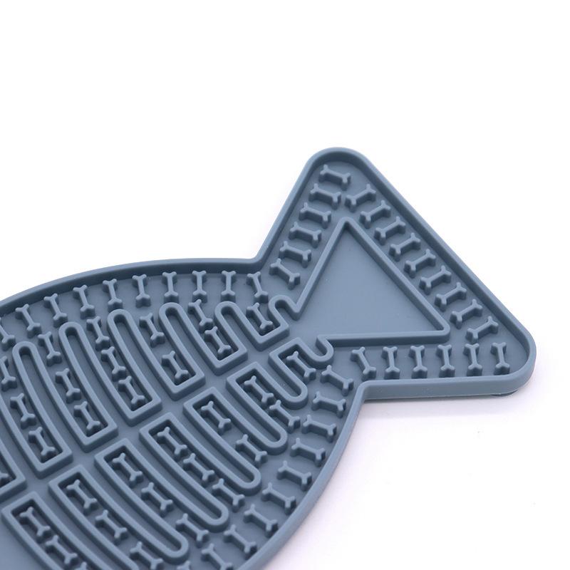 Pet Silicone Licking Mat Cat Anti-choking with Slow Food Bowl Dog Bathing Distracted Licking Plate Cutlery Pet Supplies