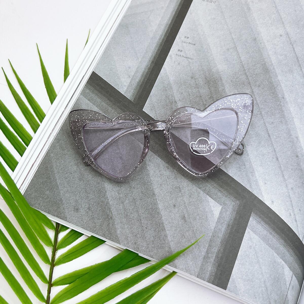 

2025 UV400 Protection Travel Sunglasses New children Cute Heart Fashion Trendy Baby Photo Styling Girls