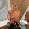 Simple and versatile small bag women's summer 2025 new shoulder messenger bag popular bucket bag this year