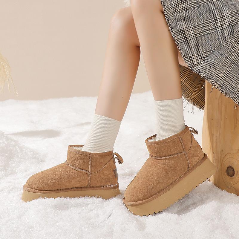 Short Snow Boots Women's Winter New Thick-soled Velvet Bread Shoes Comfortable and Simple Outer Cotton Shoes