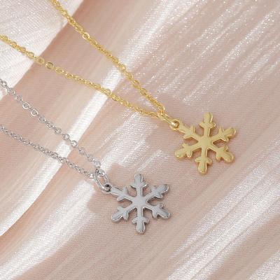Elegant Gold-Plated Snowflake Pendant Necklace – Smooth & Shiny Clavicle Chain