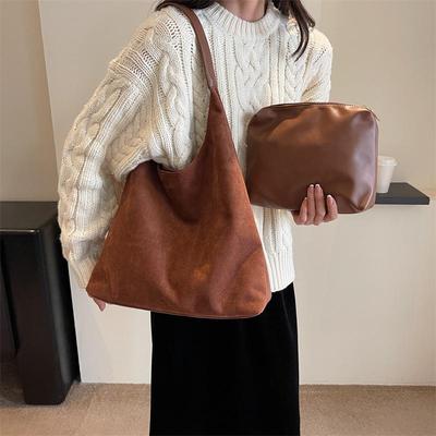 Damen Schultertasche mit großer Kapazität im Retro-Frosted-Look, Herbst/Winter-Kollektion 2023 – Vielseitiger Eimer-Stil für Mutter und Kind