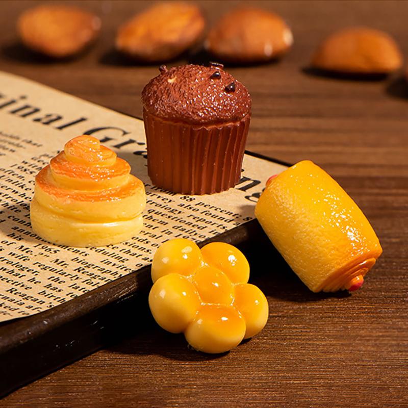 1pcs Kitchen Food Toy Simulation Kitchenware Play DIY Resin Emulated Chocolate Cake Bread Biscuit Tableware Decor Child Kid Toy