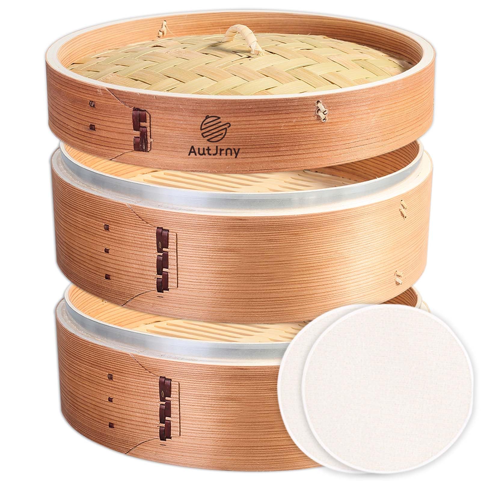 

Китайская бамбуковая пароварка, усиленная нержавеющей сталью. Включает 2 хлопковых вкладыша. Изготовлена из натурального дерева и идеально подходит для приготовления на пару овощей и сяо лун бао