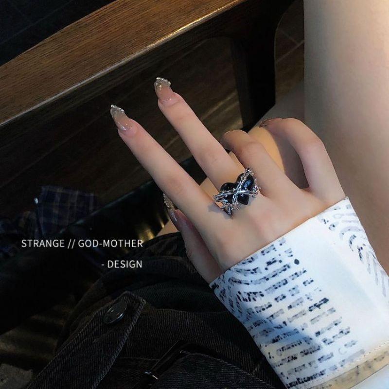 Imprisoned Heart Metal Thorns Love Ring Irregular European and American Niche Design Open Ring Couple Ring