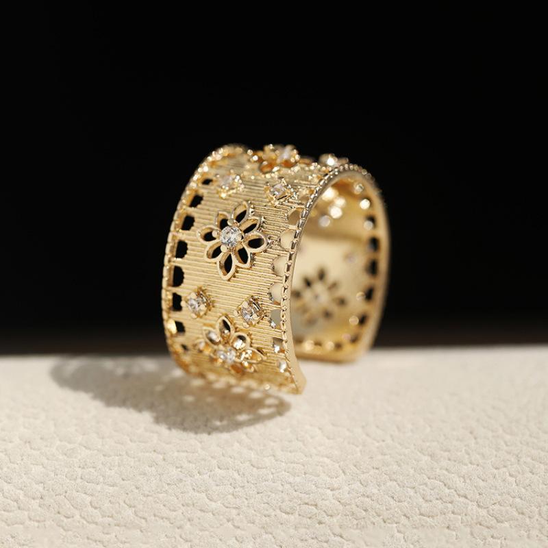 

Sophisticated Adjustable Copper Ring With Eyecatching Geometric Design And Dazzling Zircon For Women J5536