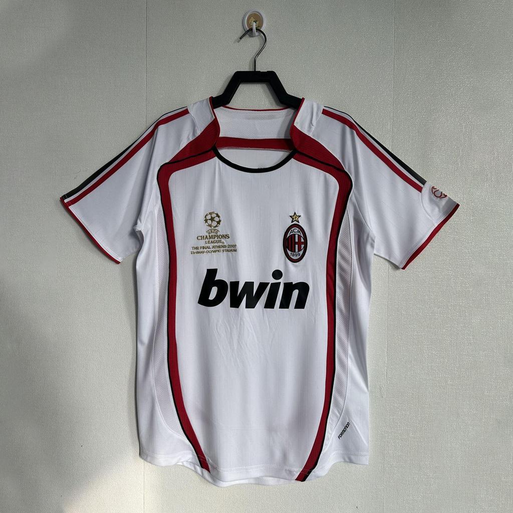 Arsenal '05-'06, Liverpool '06-'07 & AC Mailand Kaka, Henry & Gerrard Retro Trikot Kurzarm