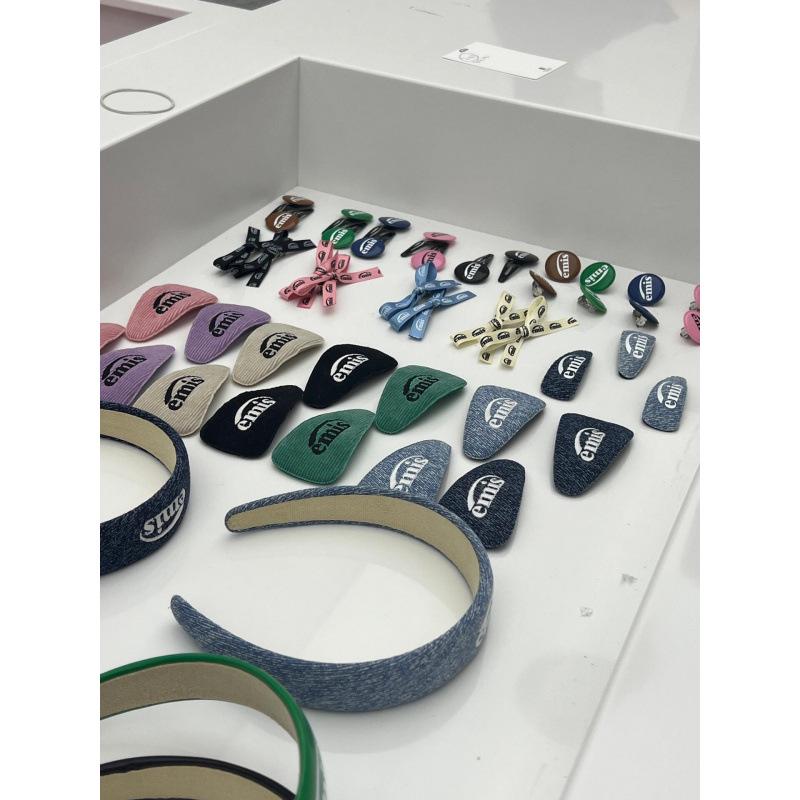 

Emis Multi-Color Scrunchie: Soft Knit, High Elasticity, No Hair Damage, Optional Color Block Design