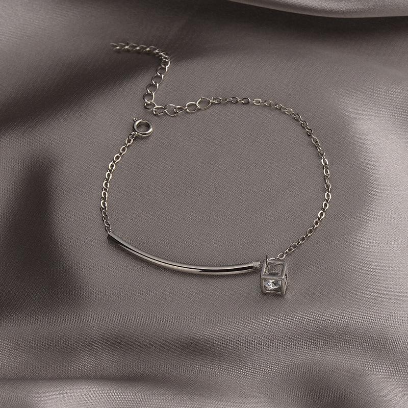 Retro style pearl bracelet women's versatile high-end sense niche temperament beaded bracelet couple girlfriend hand jewelry