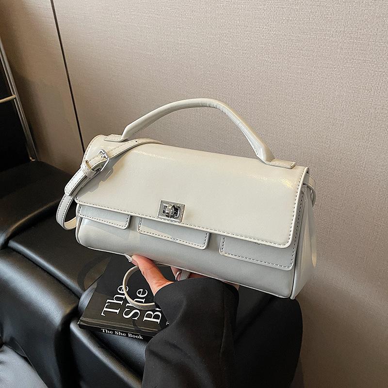 Large capacity bag women's summer new fashion niche design shoulder messenger bag portable work commuter bag