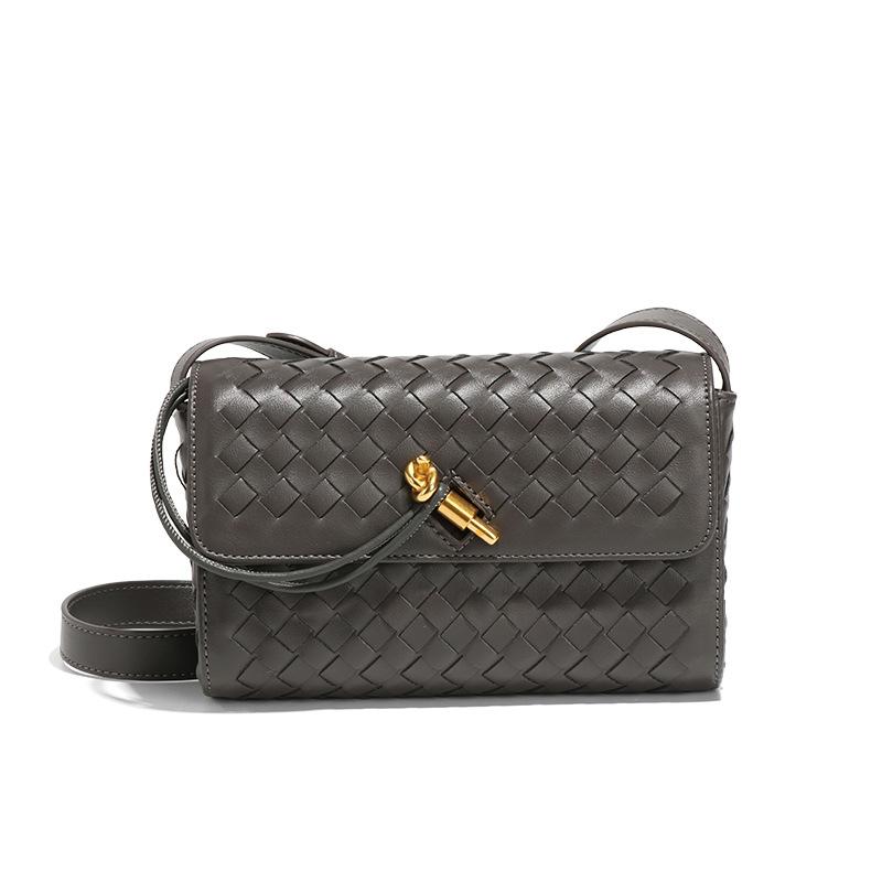 Small Square Bag with A Simple and Fashionable Lock Buckle, Hand-woven By A Woman, Can Be Worn Across The Shoulder