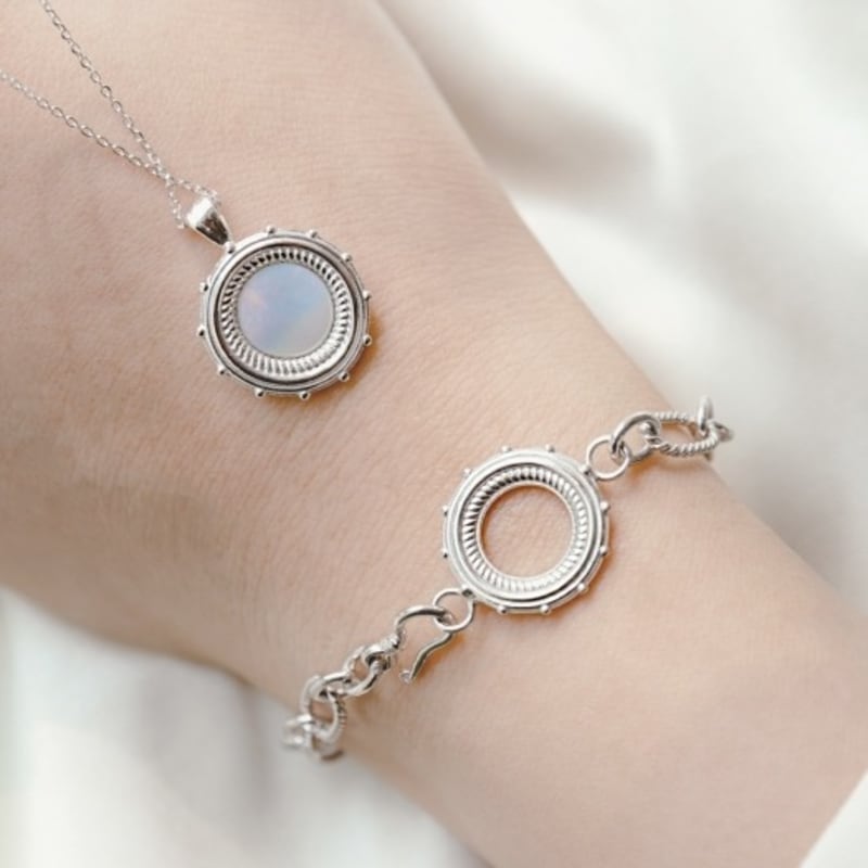 

tomorrowobject Frame object. Bracelet 02 white rhodium plated