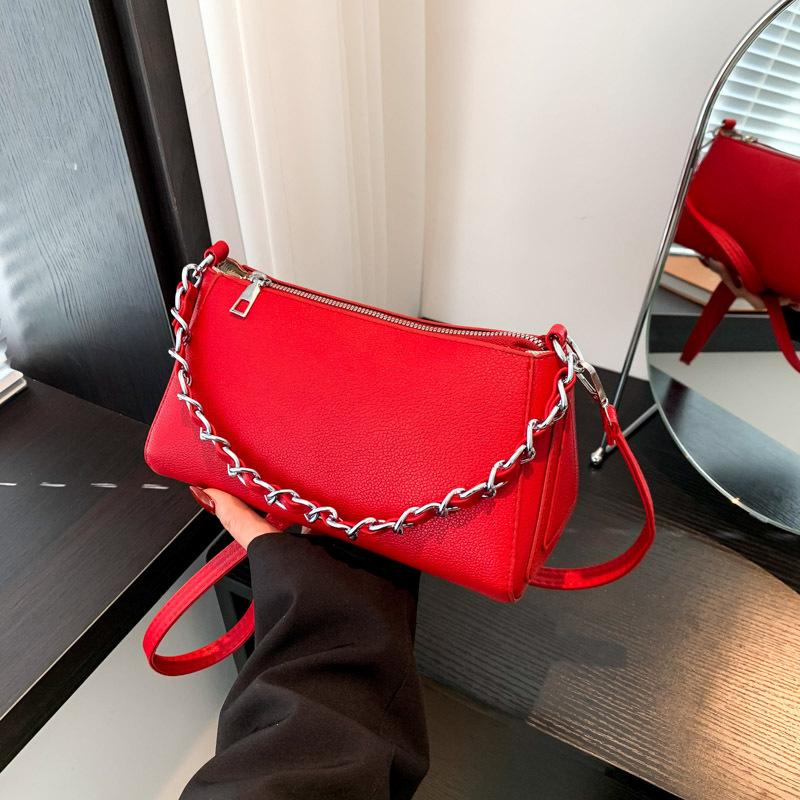 

Сумка Premium Chain Underarm Bag Женская сумка 2024 Новая простая треугольная сумка Простая универсальная сумка-мессенджер красный