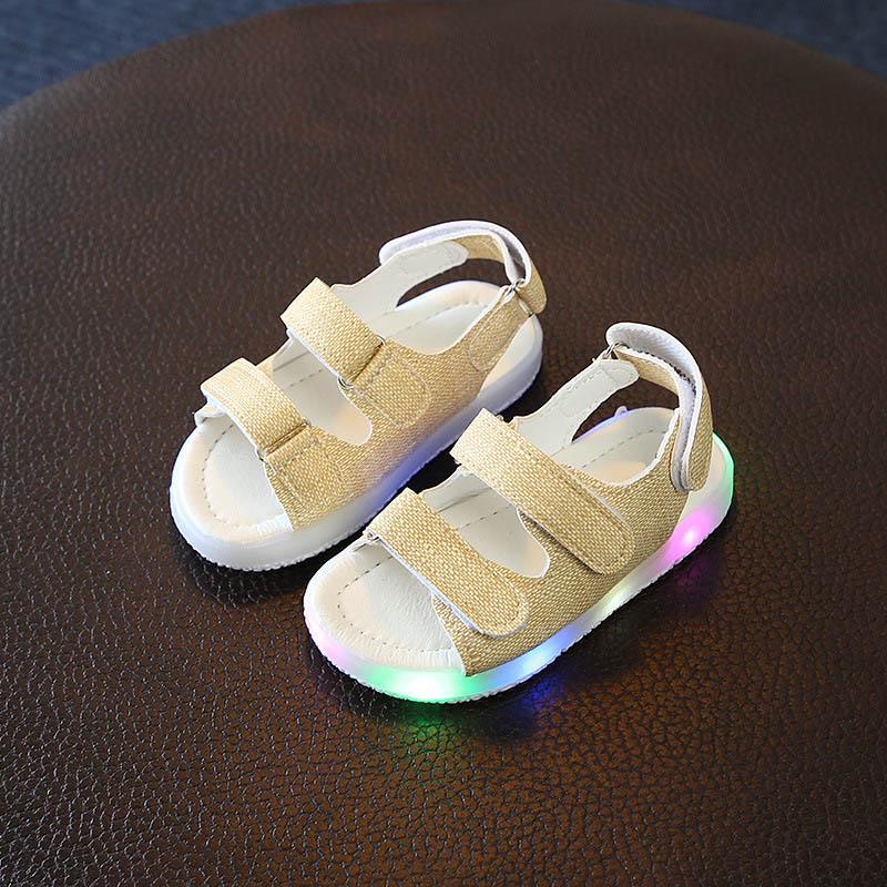 Adorable Children Casual Flashing Light Sandals With Soft Bottom And Timeless Design