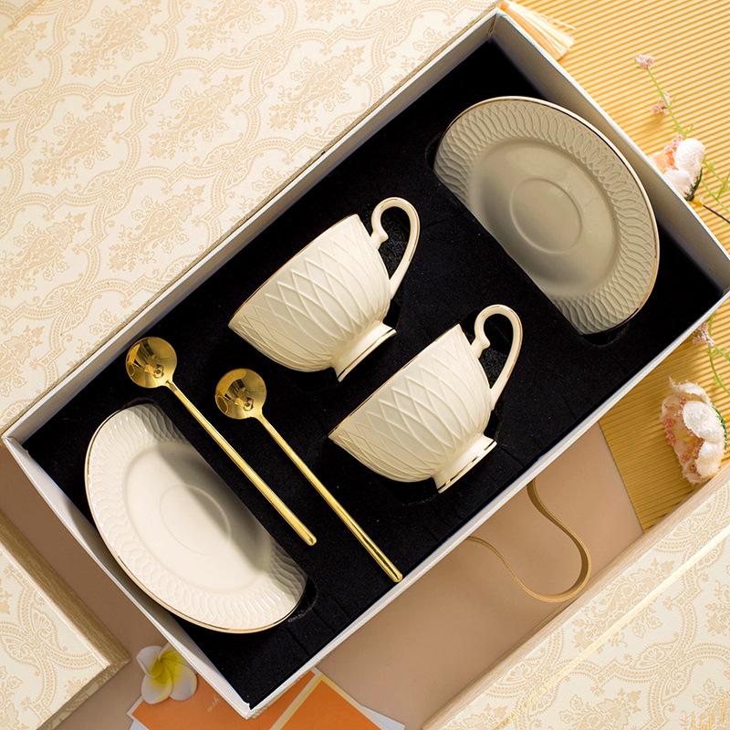 Europejski Ceramiczny Kubek do Kawy i Spodek z Wytłoczeniami - Elegancki Luksusowy Prezent na Popołudniową Herbatę