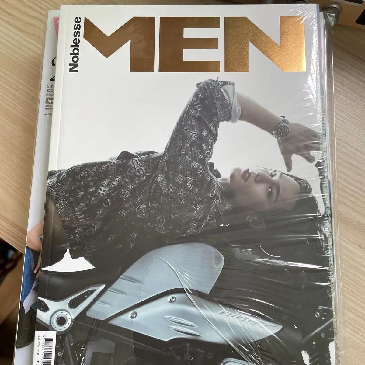 

Seventeen Журнал Мингю Noblesse Man Noblesse Men