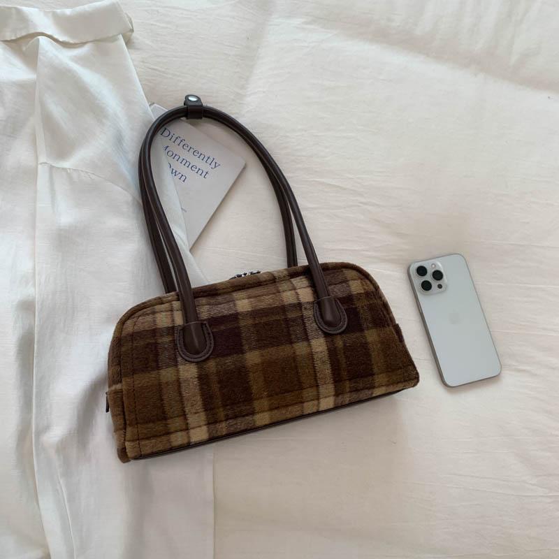 New Arrival Vintage Plaid Bowling Bag for Women Woolen Tartan Underarm Shoulder Bags Retro Soft Handbag for Daily Work