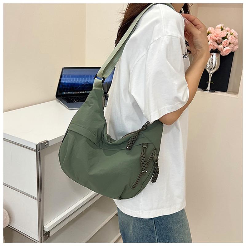 Casual Nylon Dumpling aped Crossbody Bag Women's Large Capaci oulder Bag Autumn Season Zipper Closure Faionable Handbags