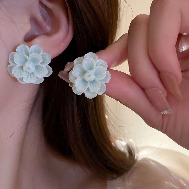 Fashion light luxury high-end stud earrings small fresh flower series earrings sweet and exquisite niche versatile daily earrings