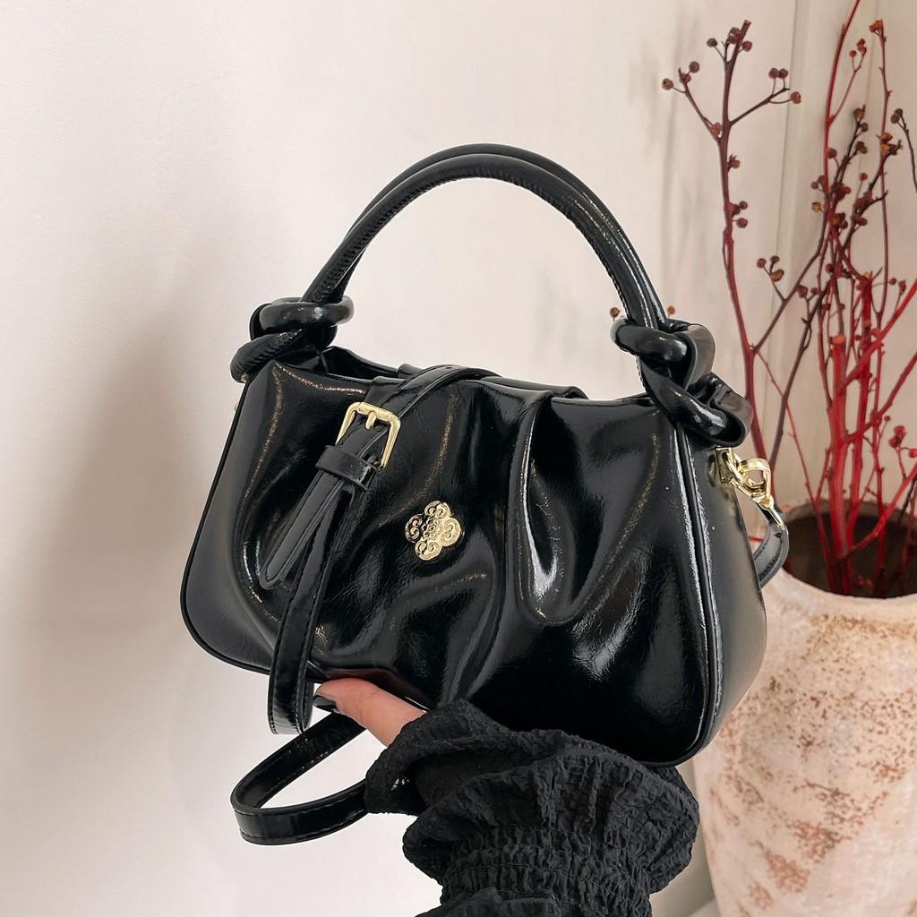 IELGY Portable Cloud Bag Cute Girl Pleated Crossbody Shoulder Bag