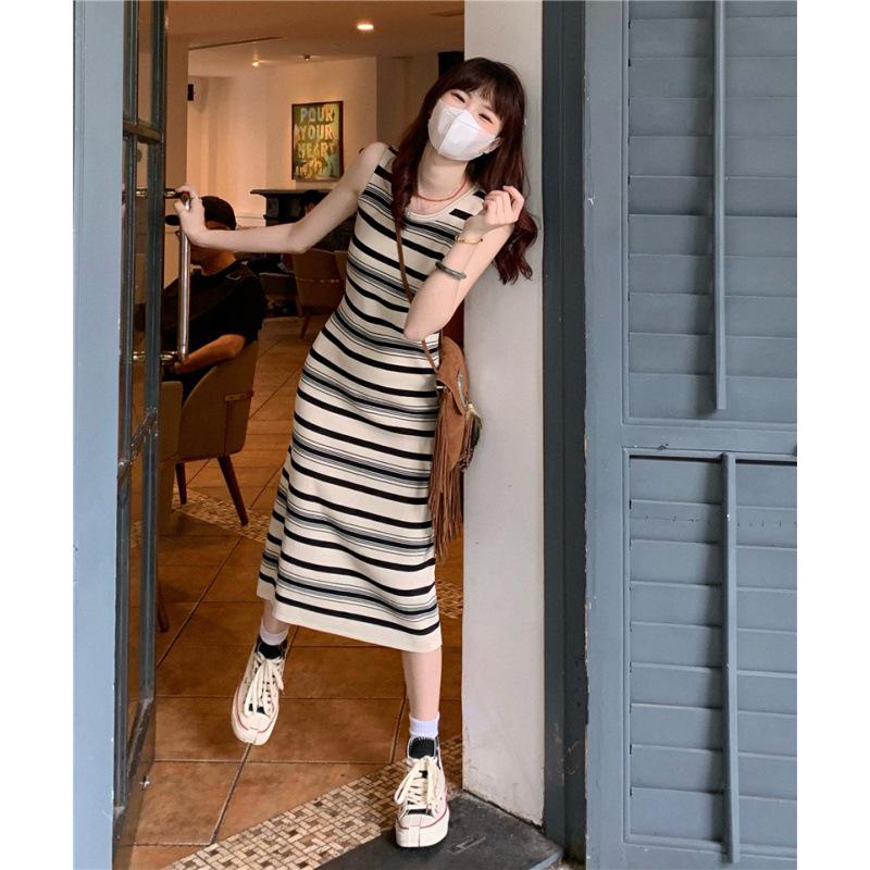 

Женское облегающее вязаное платье-жилет в полоску - Весна/Осень, средней длины, с круглым вырезом One size (40-60 kg) абрикосовый