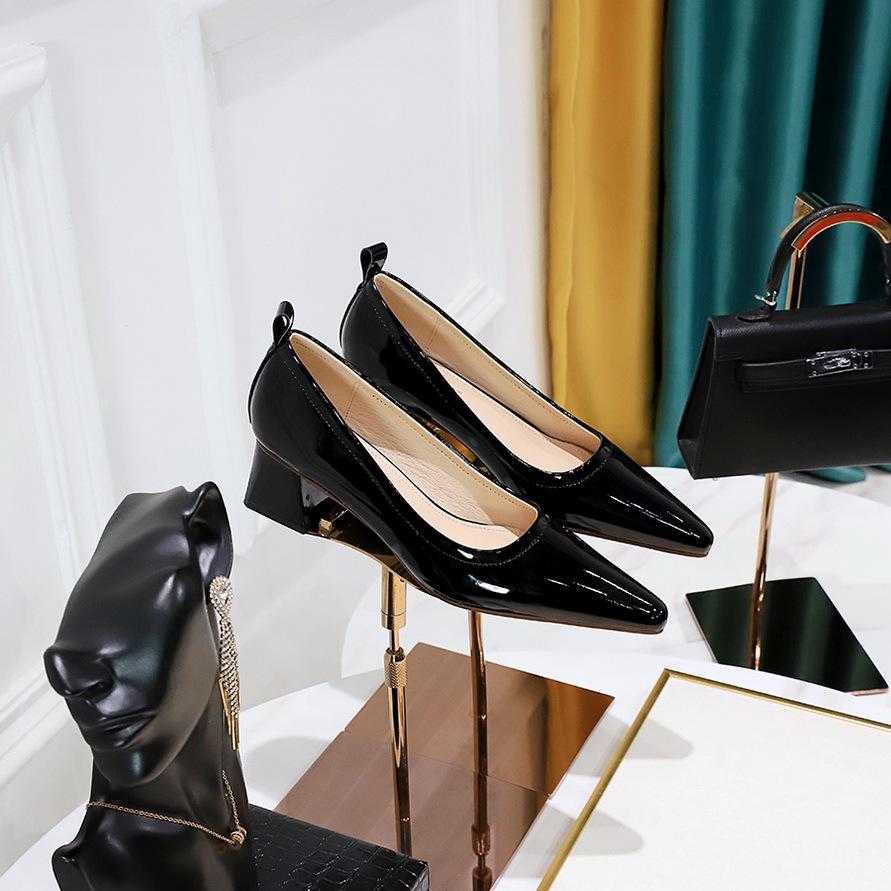 Korean Patent Leather Pointed-Toe Women's Shoes - Fashionable, Simple, Comfortable with Versatile Thick Medium Heel