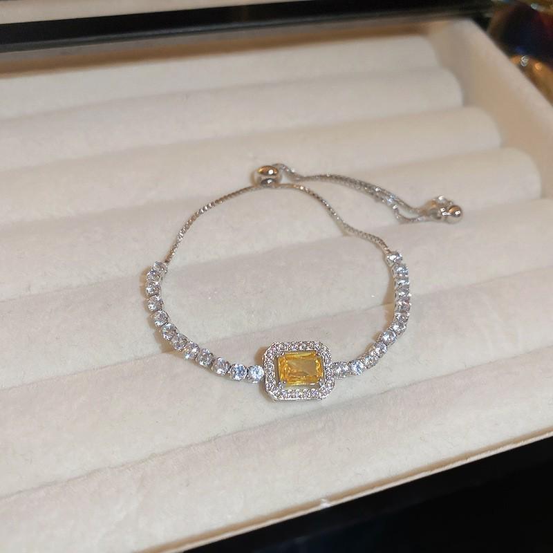 Gold-Plated Zircon Sun & Heart Bracelet: Stylish, Versatile, Elegant Light Luxury Jewelry for Women.