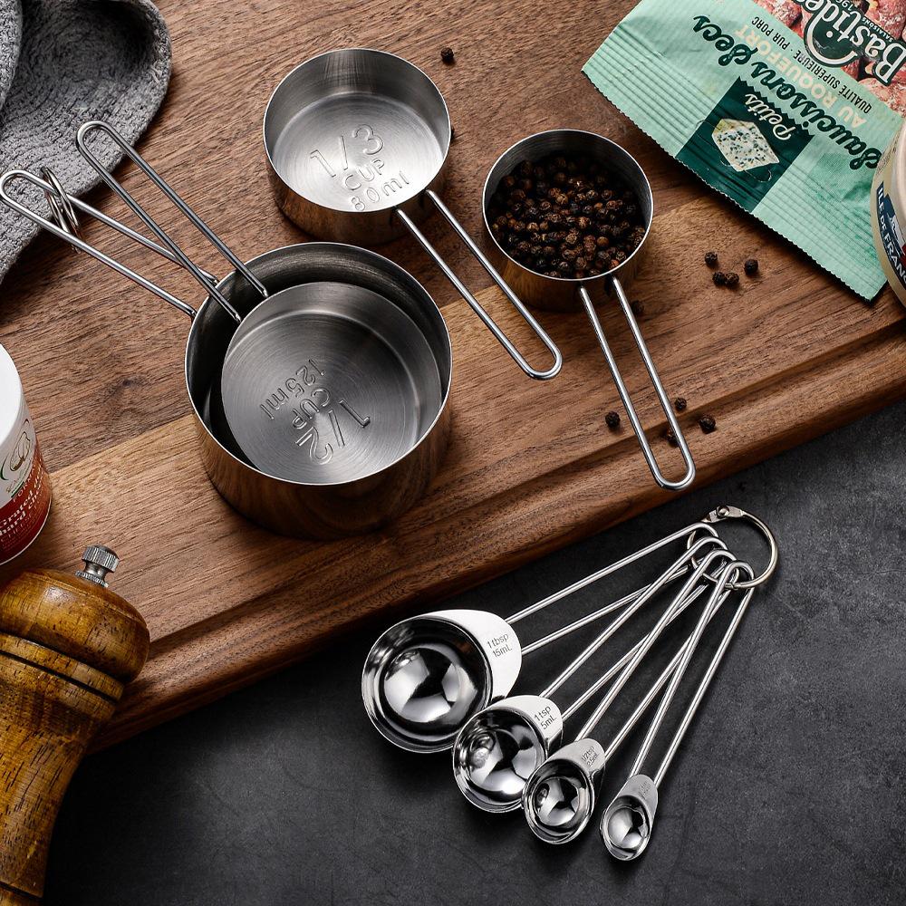 8-teiliges Messbecher- und Löffelset aus Edelstahl mit Skalenlinien für Kaffeebohnen und Gewürze