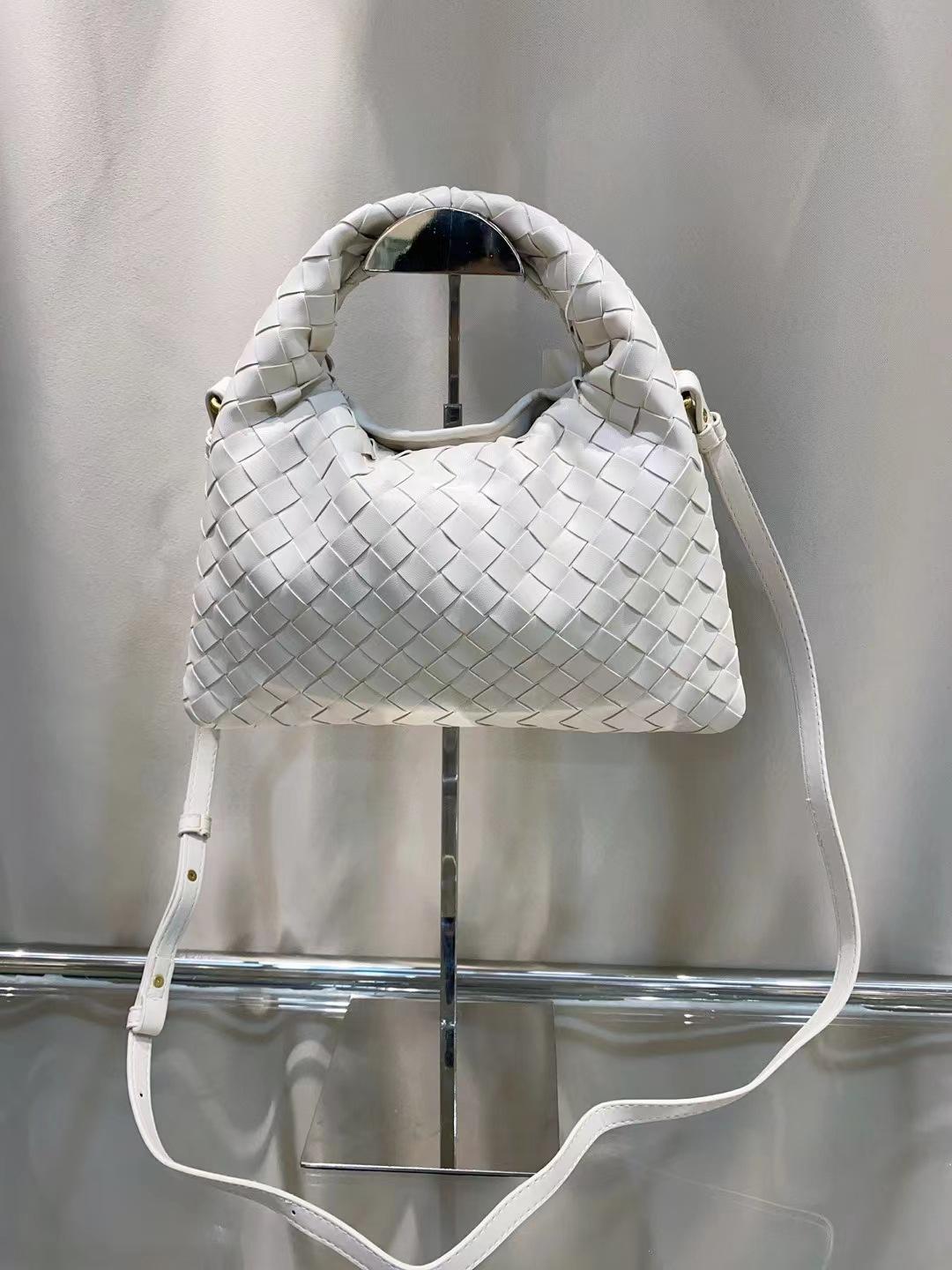 

Woven shoulder bag underarm bag spring and summer new bag women s bag handmade high-texture dumpling bag tide