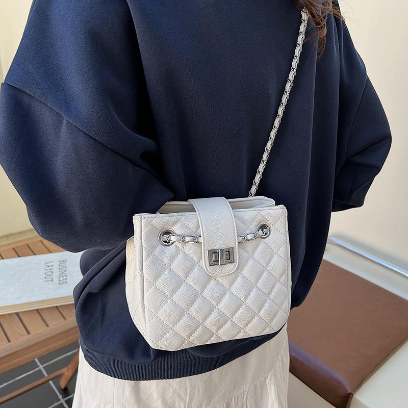 Fashion rhombus chain small bag women's new high-end versatile shoulder messenger bag commuter bag