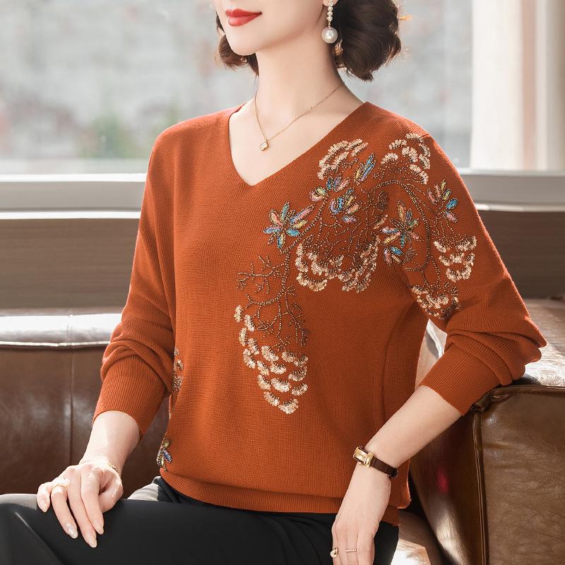 Happy Mother-in-law V-neck Red Knitwear with Handmade Sequin Embroidery - Slimming and Age-Reducing Top for Spring and Autumn