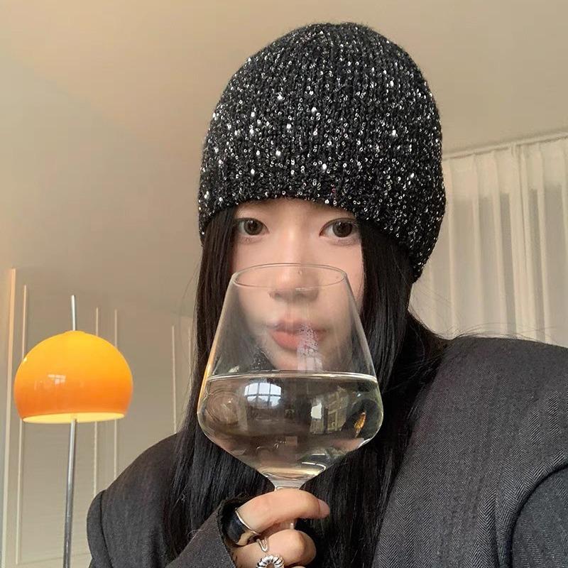 

Spring and Autumn Star Cold Hat Autumn and Winter Sparkle Knitted Hat Fashion Show Face Small Baotou Hat Trend чорний