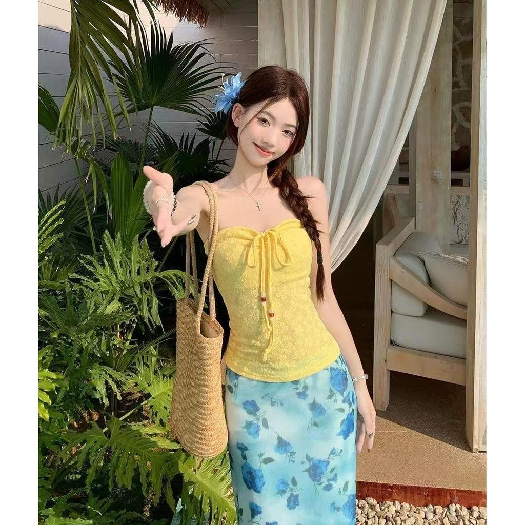 Seaside Spicy Girl Floral Jacquard Bandeau Vest & Bodycon Skirt Set - Summer 2026 Collection