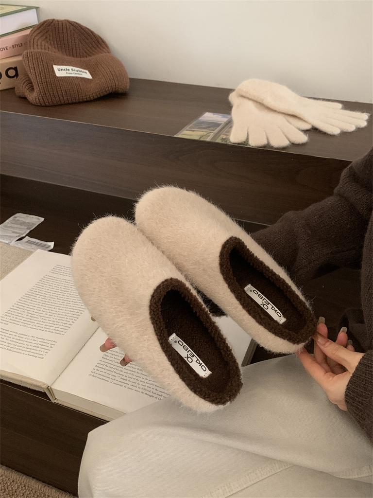 Niche Retro Velvet Birkenstocks, Fluffy Shoes for Women's 2025 Autumn and Winter New Outer Wear Cotton Mop Fluffy Slippers