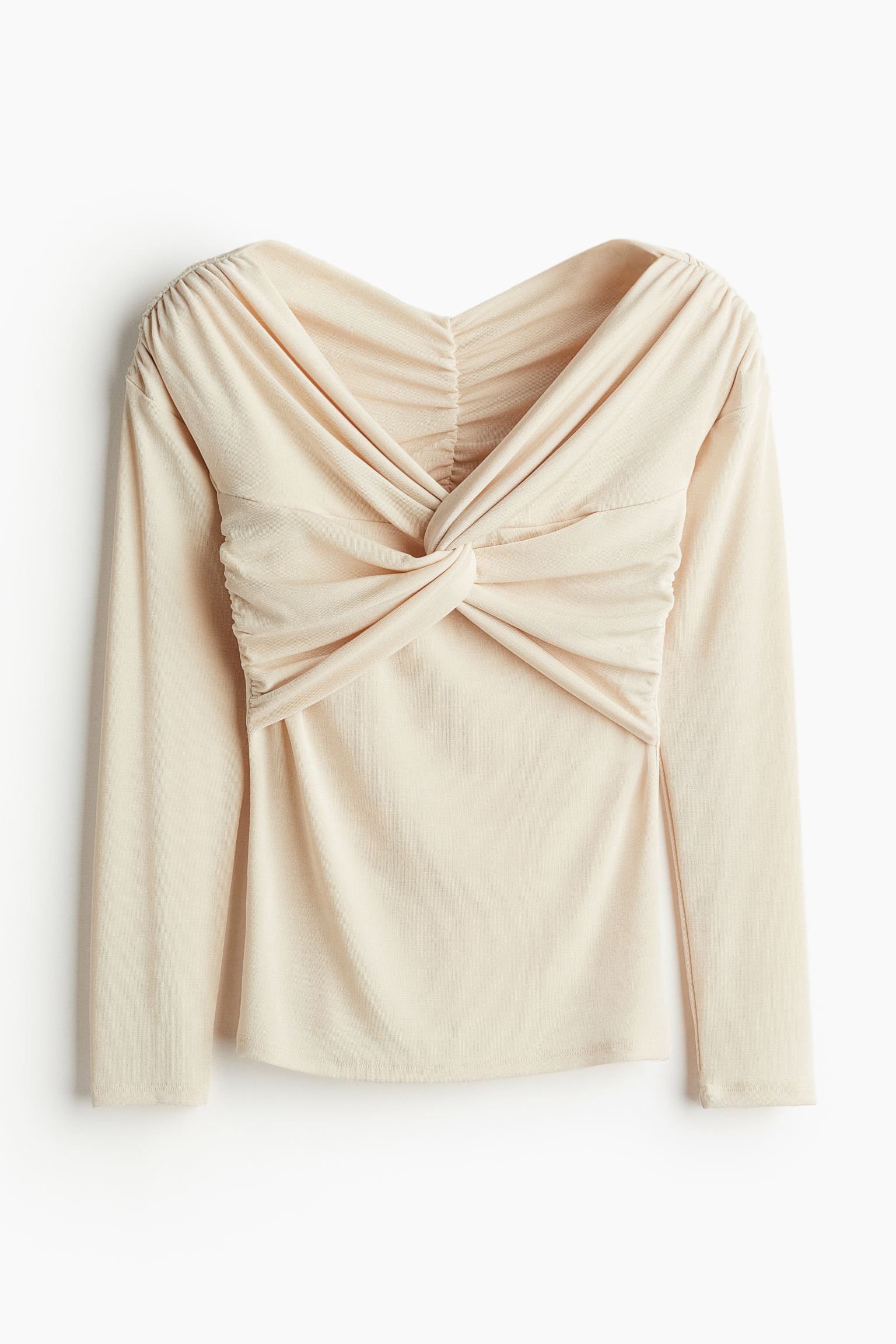 

Топ с закрученными деталями и открытыми плечами