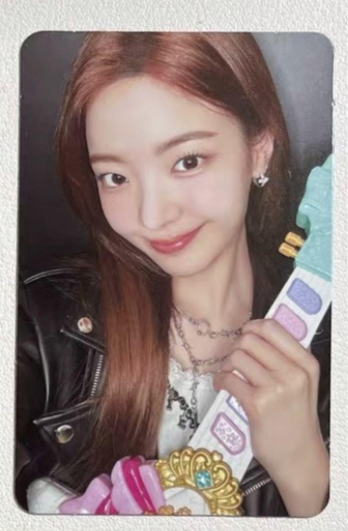 

[USED] itzy gold makestar 4.0 bonus trading card rear