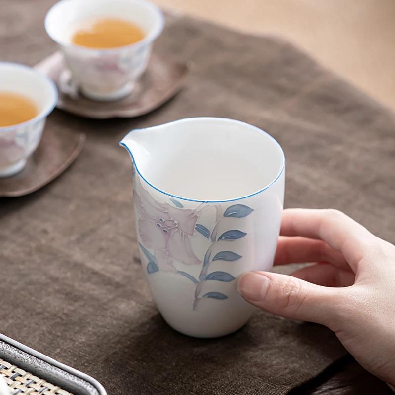210ml Chinese Ceramic Fair Cup Cha Hai Handmade Three-dimensional Relief Flowers Teacup Household Porcelain Tea Set Accessories