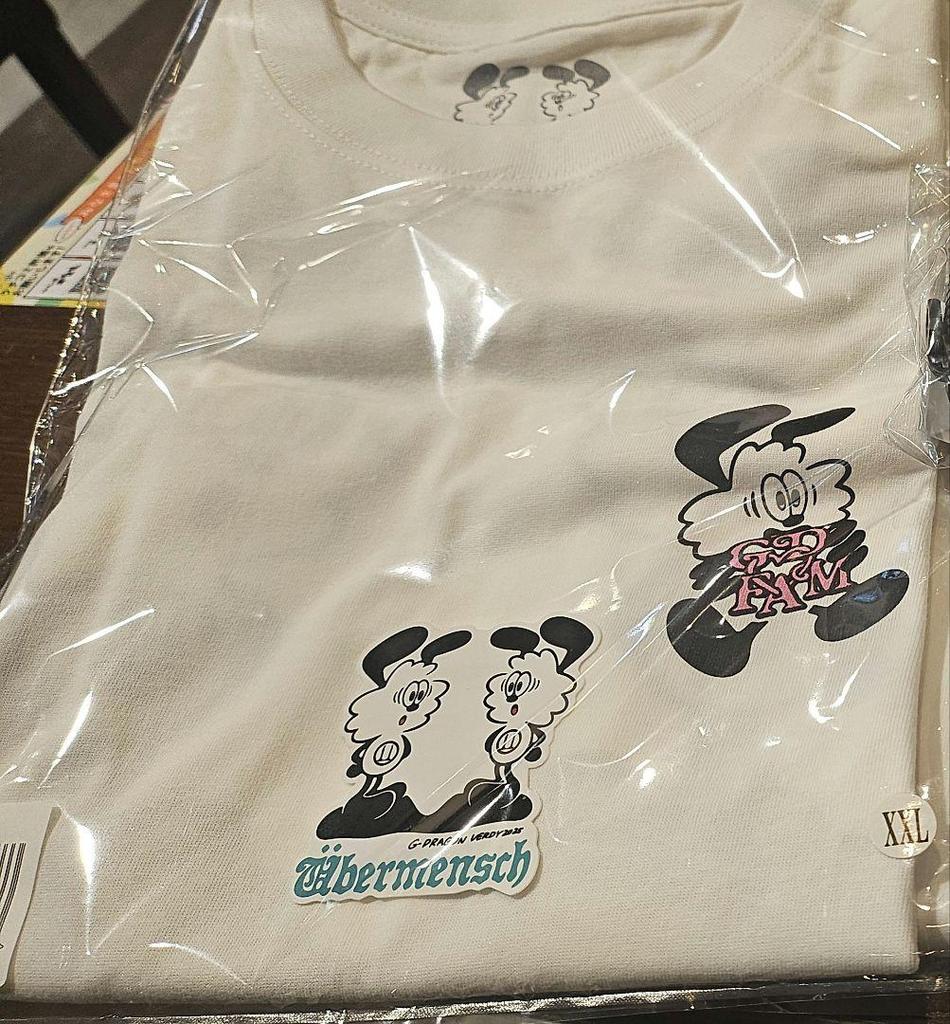 [USED] Bonus bonus included: G-DRAGON Jiyong tour T-shirt, VERDY collaboration